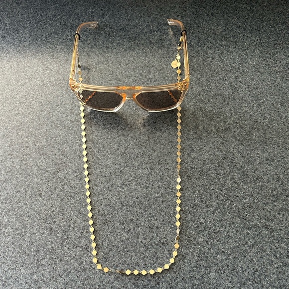 UPDATED CHAIN INCLUDED no longer available QuayxJaclyn Hill Very Busy sunnies! - Picture 2 of 4